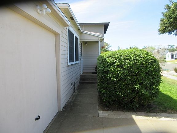 3rd image of 1351 Missouri St