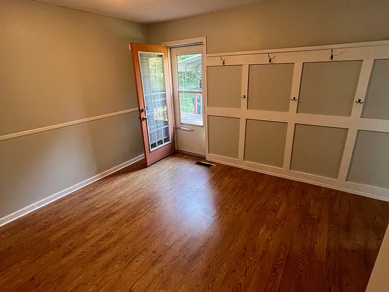 118 Cool Spring Dr — Photo 5