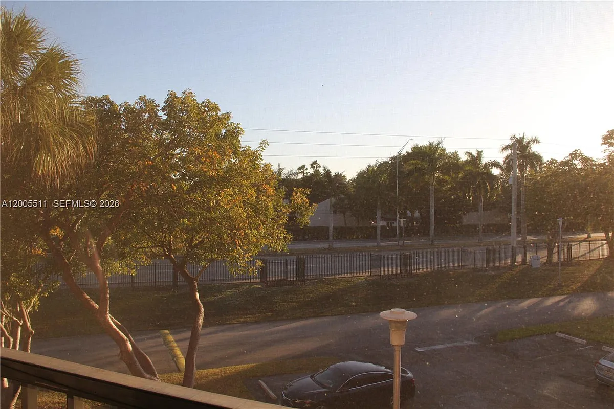 Building Photo - 8700 SW 133rd Avenue Rd #301