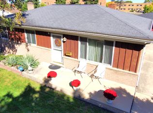 15940 Waverly St, Southgate, MI 48195