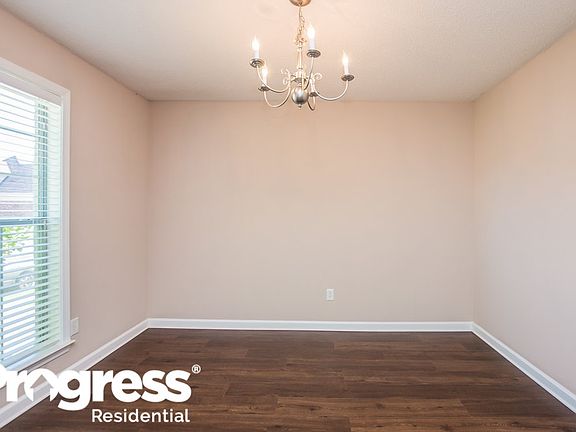 3rd image of 10121 Lynham Dr