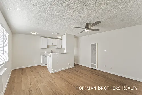14232 Sylvan St #8 Photo 1