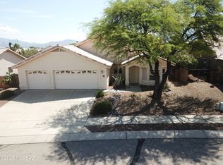 907 S Smokey Mountains Rd, Tucson, AZ 85748