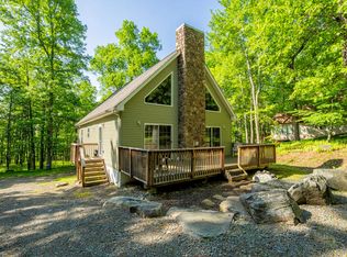 158 Tanager Rd, Lackawaxen, PA 18435