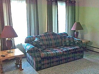 Pleasant & cozy living room