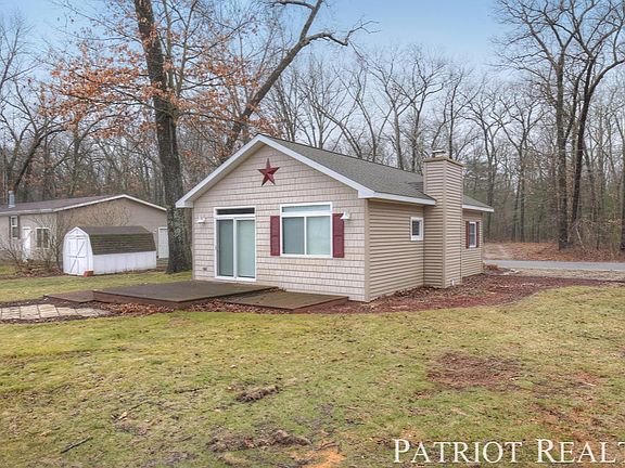 3rd image of 8660 Vista Dr