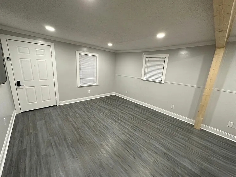 609 Ledford St — Photo 7