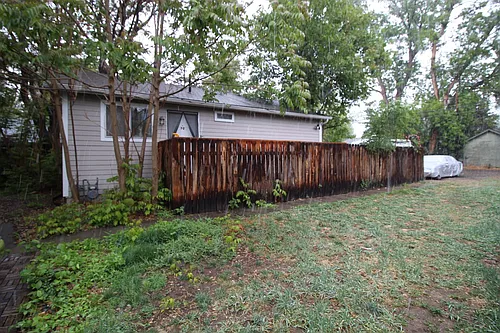 705 E 6th St #1/2 Photo 1
