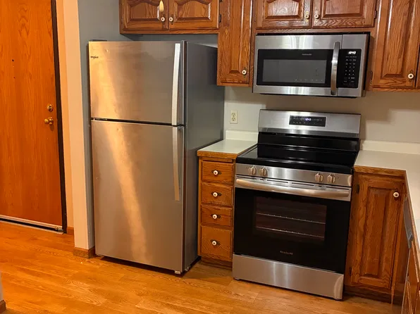 990 9th Ave NW APT 304, New Brighton, MN 55112