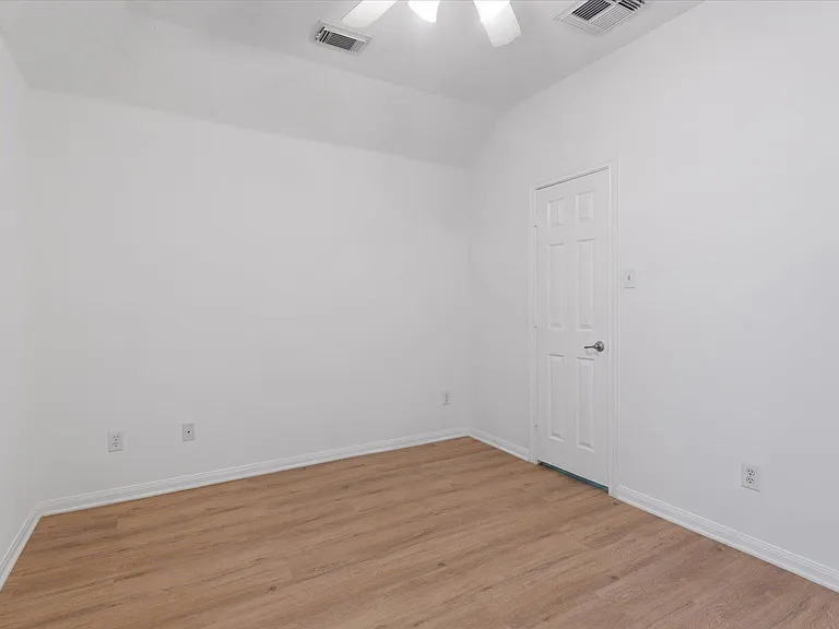 15 Benedict Canyon Loop — Photo 26