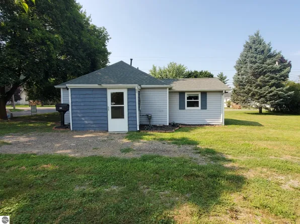 204 E Prospect St, Saint Louis, MI 48880