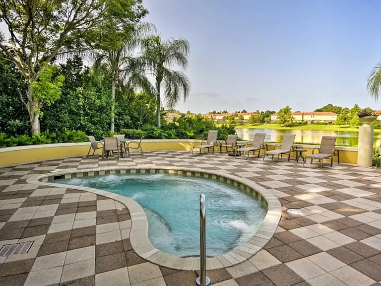 Yellow Lantana Ln — Photo 105