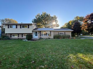 3802 Victoria Dr, Valparaiso, IN 46383