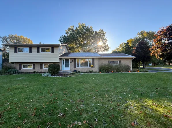 3802 Victoria Dr, Valparaiso, IN 46383