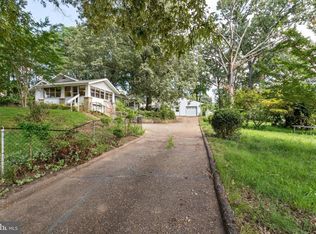 18617 Triangle St, Triangle, VA 22172