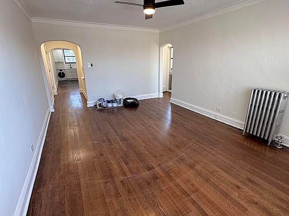 2nd image of 5509 N Lincoln Ave