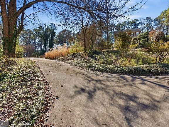 5th image of 36 Coventry Dr SE