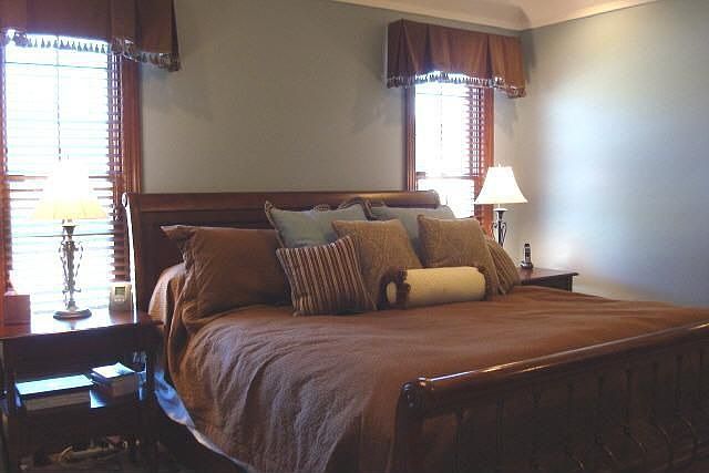 2nd image of 215 Pheasant Run Pl