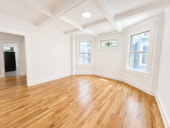5th image of 18 Farley Ave #1