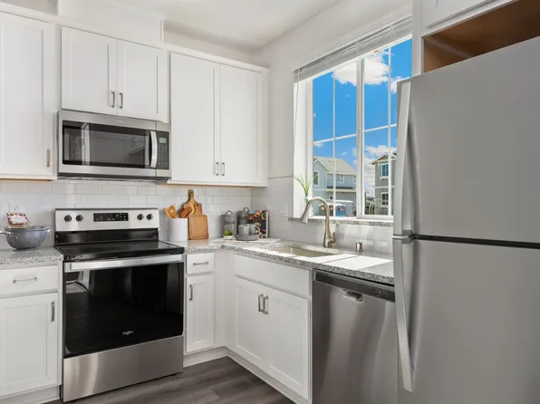 2077 Dennis Ln, Santa Rosa, CA 95403