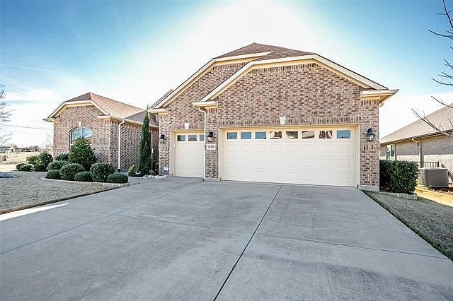 1st image of 11501 Parkcrest Dr