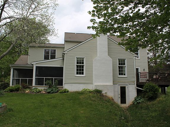 2nd image of 120 Spottswood Ln