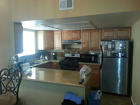 3rd image of 367 Roosevelt St #B6