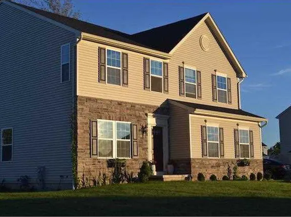 101 Rising Crest Cir, Minoa, NY 13116