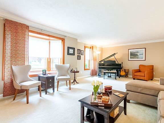3rd image of 1392 Willowood Way