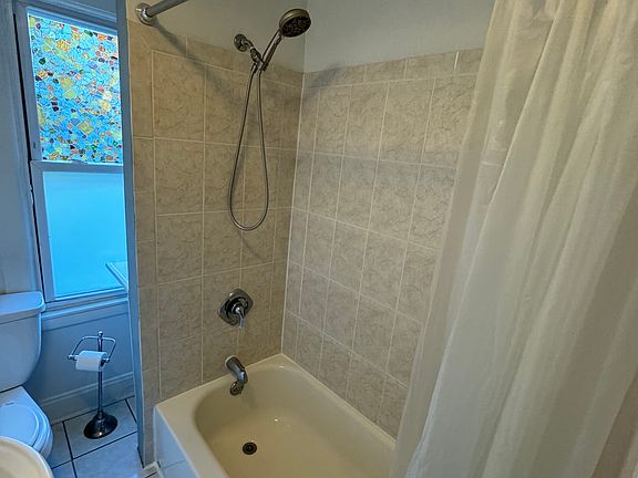 5th image of 442 N Sloan St