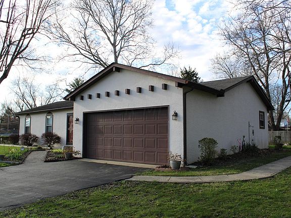 2nd image of 130 Robin Ln