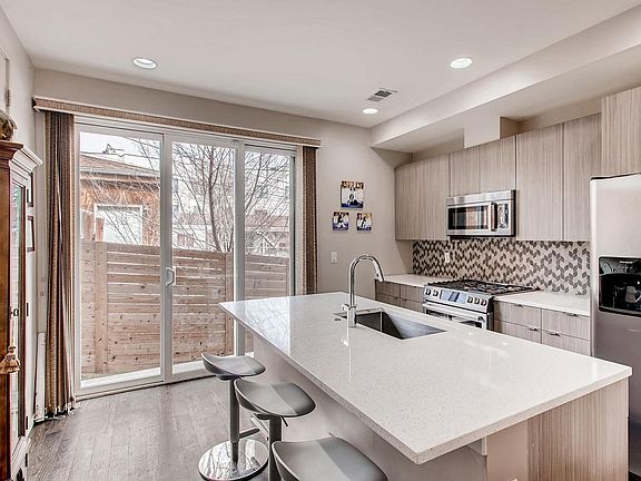 4th image of 1823 Hooker St #1