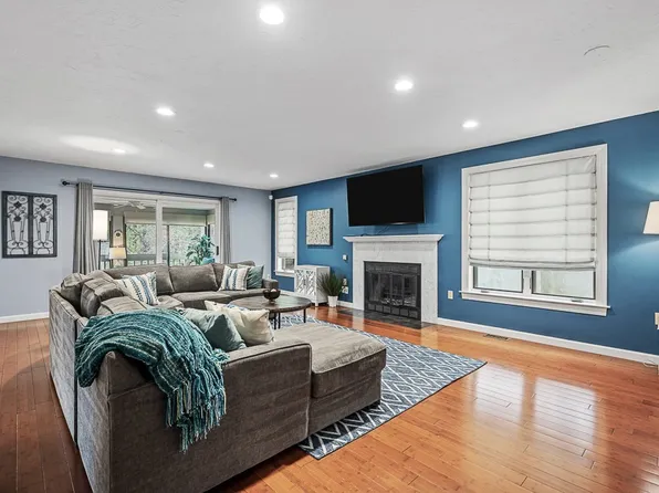 91 Jimney Dr #91, Westford, MA 01886