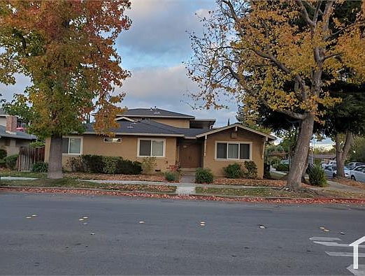 2nd image of 696 Pinewood Dr APT 1