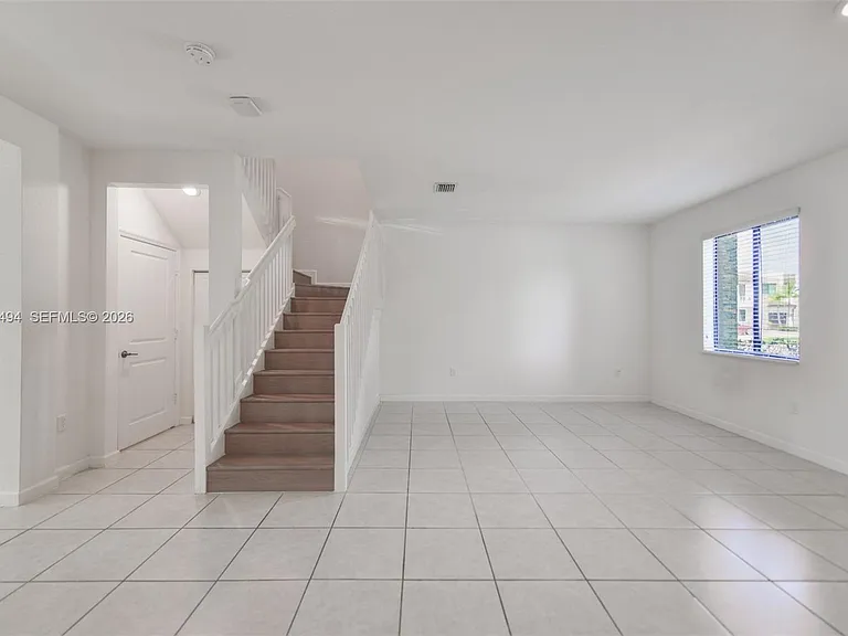 640 NE 207th St — Photo 5