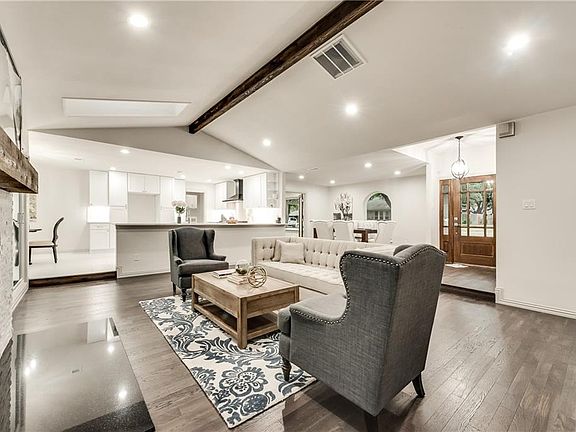 5th image of 12138 Midlake Dr