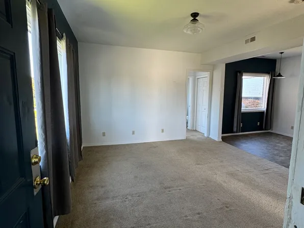 407 Lincoln Way W APT 3, South Bend, IN 46601