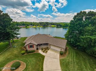 8819 Cherokee Trl, Crossville, TN 38572