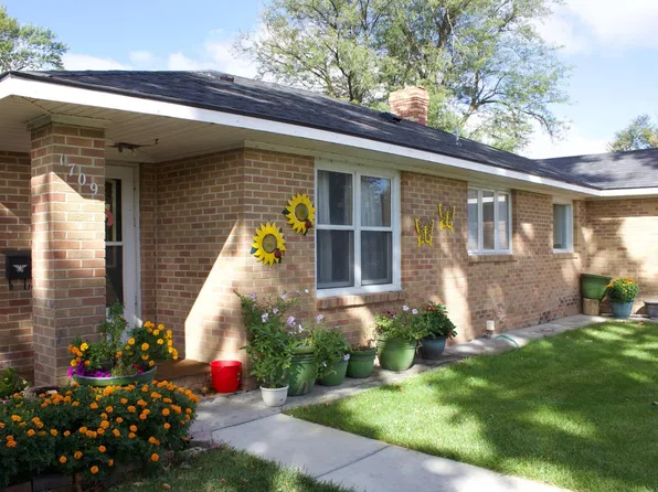 1709 N Cleveland St, Lexington, NE 68850