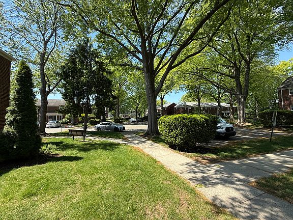 5th image of 20 Clark Ct #20