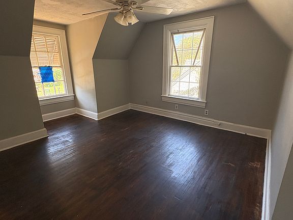 5th image of 325 Ryan St