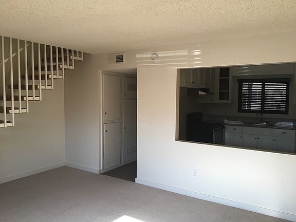 4th image of 2501 Olive St APT 17