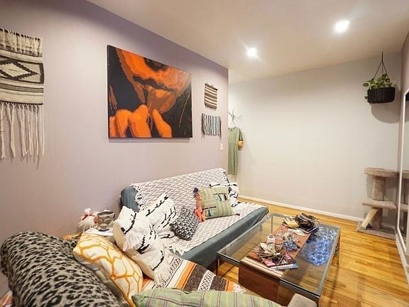 2nd image of 85 W 104th St #2H