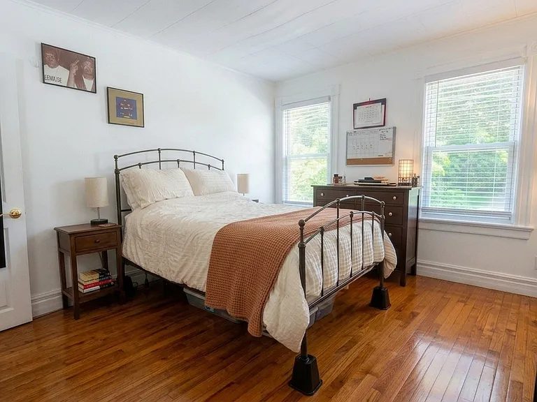 18 Russell St #1 — Photo 18