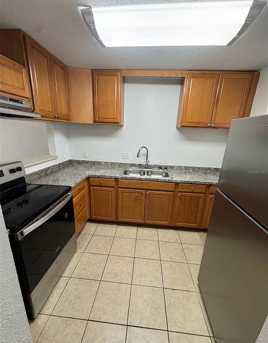 2 bed, 1.5 bath, 1200 sqft, $1,289 — Photo 4