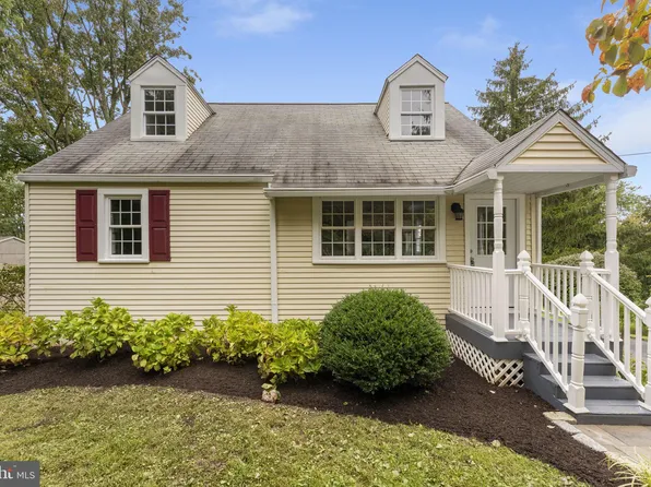 39 Fahnestock Rd, Malvern, PA 19355