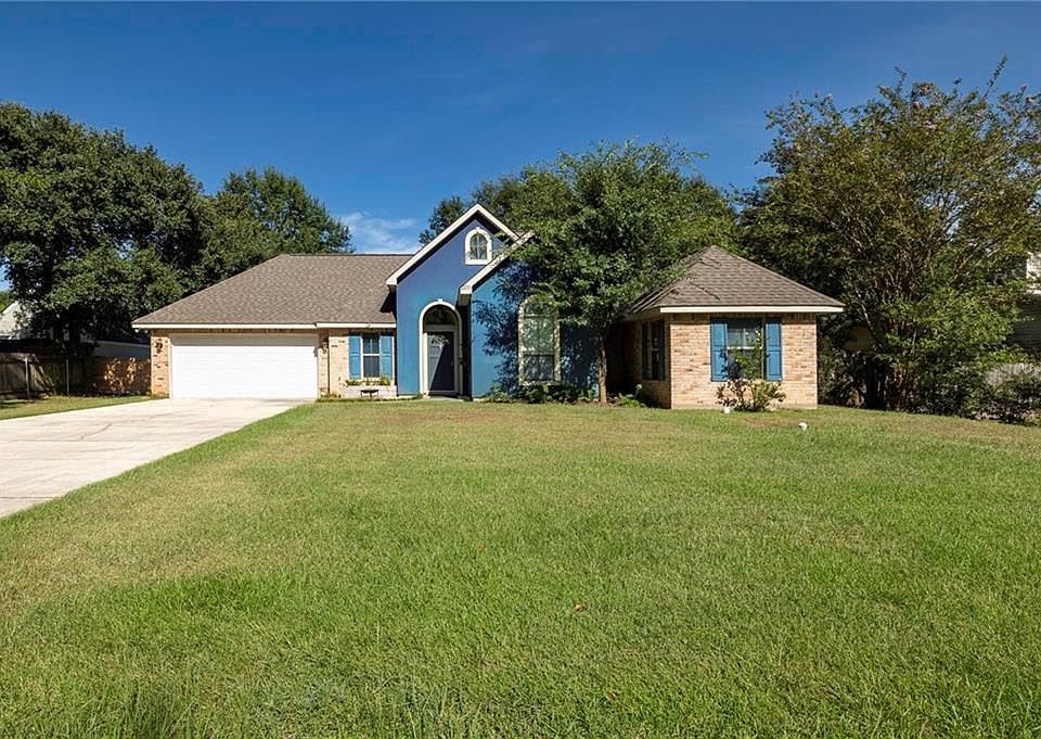 1st image of 61364 Magnolia Dr