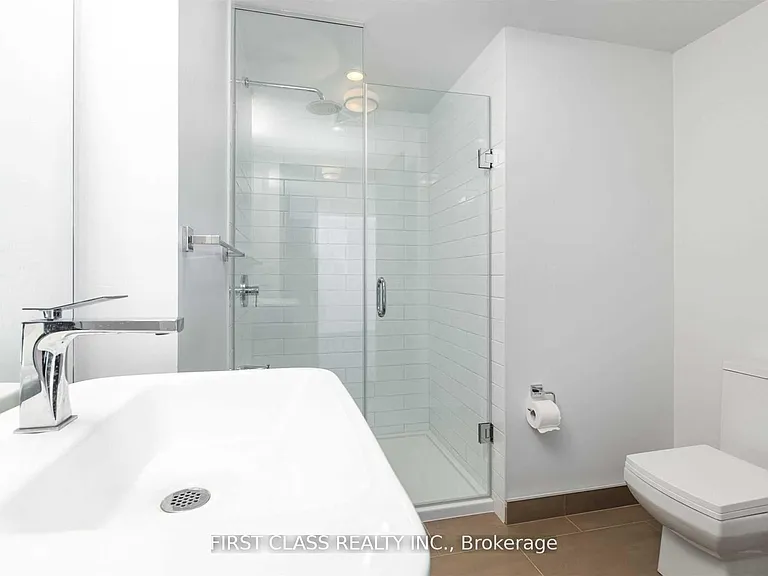 220 George St #907 — Photo 22