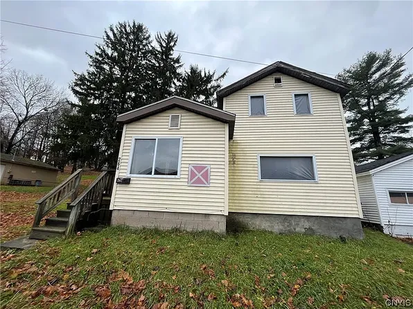 264 Duer St, Oswego, NY 13126