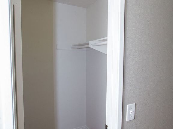 3rd image of 3712 Grim Ave APT 08